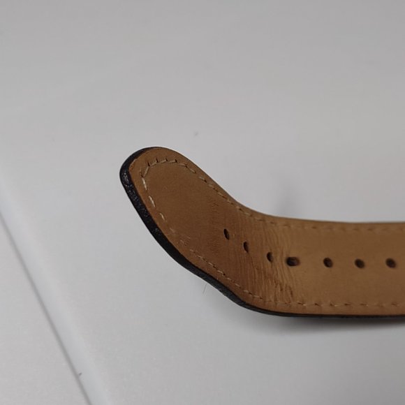 Calgary Flames Watch With Leather Band - Picture 13 of 15